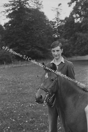 JOHN AND RORY BLAND AND BABY  RICHARD DE STACPOOLE AT RATH HOUSE